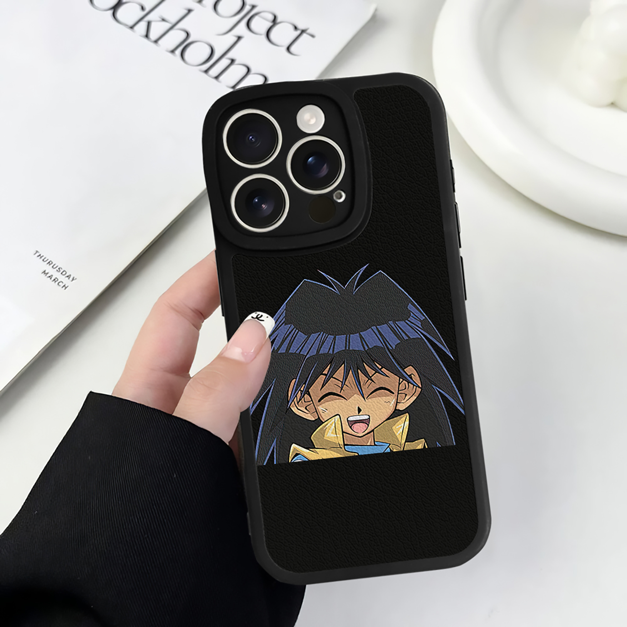（画像用） 遊☆戯☆王 Yu-Gi-Oh! 【iPhone 16シリーズ対応】シリコンスマホケース（レザー調） 材質：シリコン
